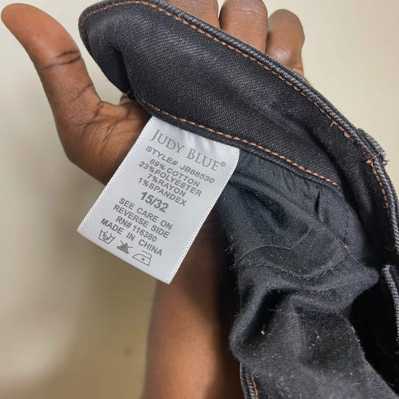 Judy Blue Cropped Straight Black Jeans Size 32 - Picture 4 of 5